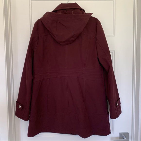 Kenneth Cole Reaction - Burgundy Hooded Rain Coat with Zipper and Button detail - Picture 2 of 15